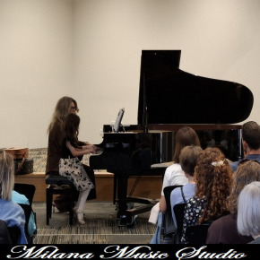 Milana Music - Performance