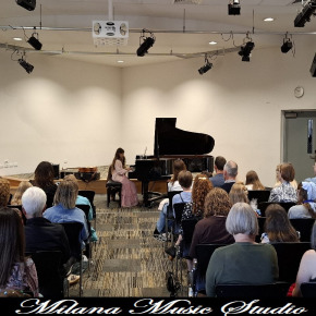 Milana Music - Performance