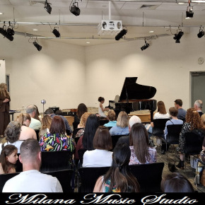 Milana Music - Performance