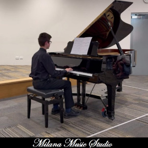 Milana Music - Performance