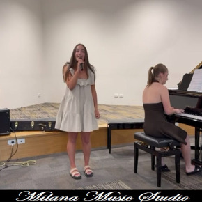 Milana Music - Performance